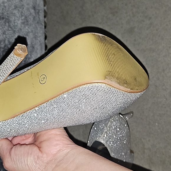 Silver Glitter Closed Platform Heels size 5 - Picture 5 of 6